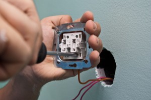 Wiring the phase wire to the light switch