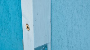 How to install balcony posts
