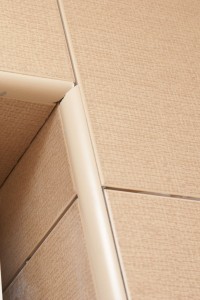 Exterior tile corner joint