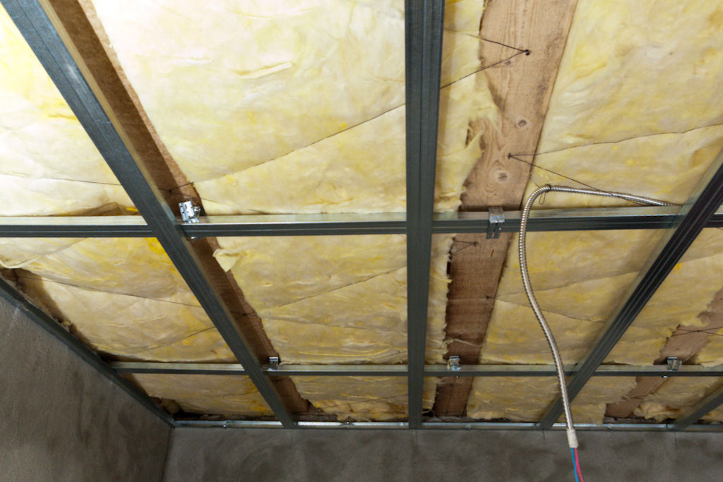 Installing a metal stud ceiling