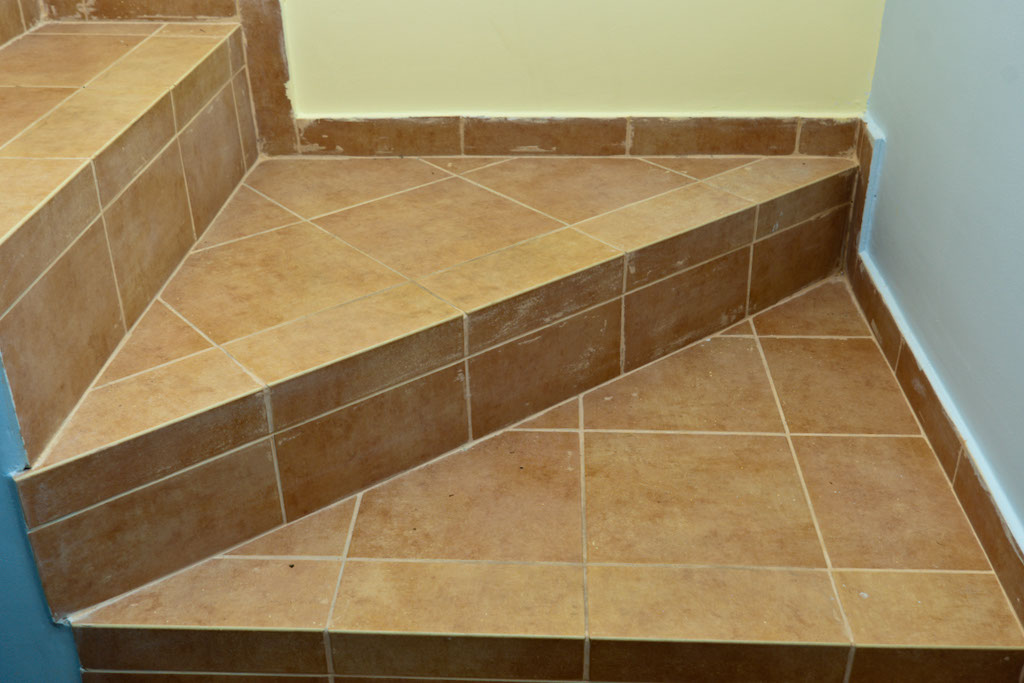 How to tile stairs | HowToSpecialist - How to Build, Step by Step DIY Plans