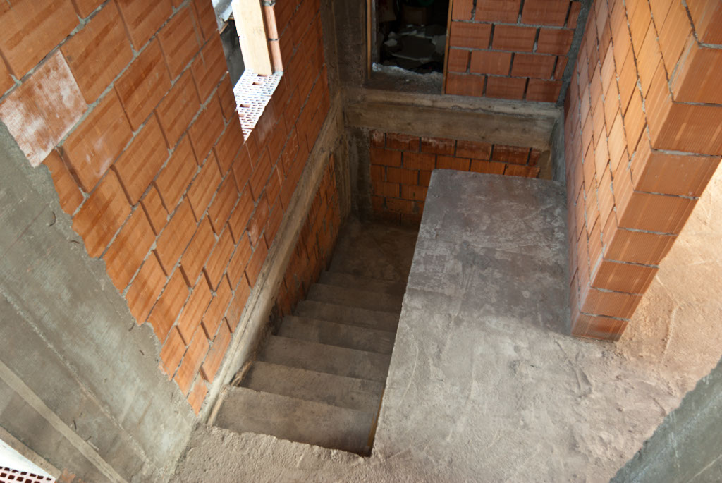 Building concrete stairs