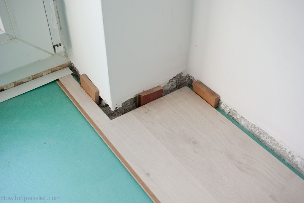 To Lay Laminate Flooring On Concrete, How To Lay Laminate Flooring On Concrete