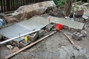 Pouring wood fired oven foundation Pouring wood fired oven foundation