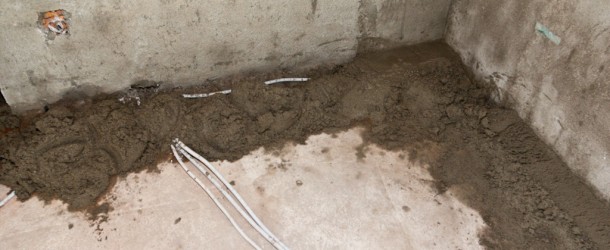 Screeding a floor