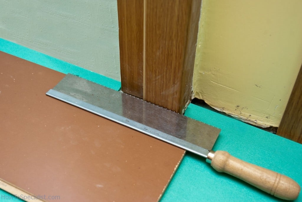 Lay Laminate Flooring Around Doors, Cutting Door Frame For Laminate Flooring