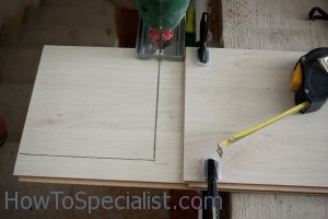 Cutting laminate flooring