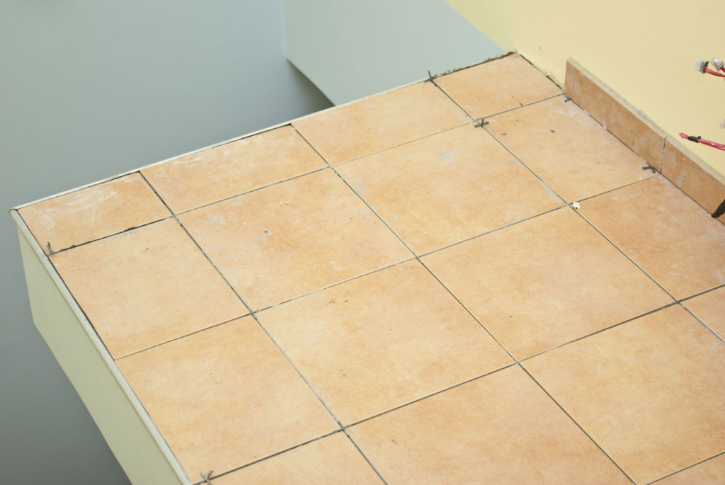 Installing Tile Edging, How To Install Metal Tile Trim On Floor