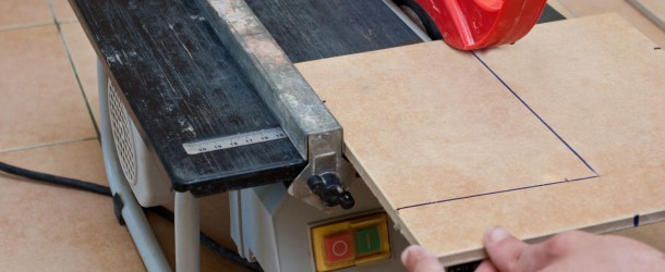 How to cut tiles with a wet saw