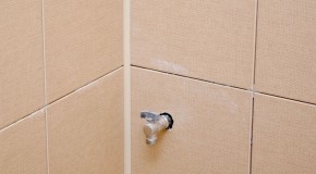 How to tile inside corners