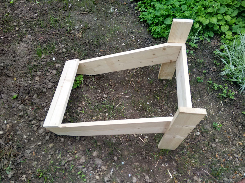 Assembling-the-seat-frame