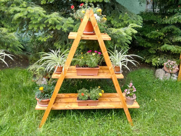 DIY-Ladder-Shelves