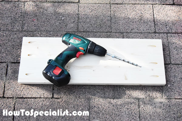 Drilling-the-pocket-holes-to-the-bottom-tray