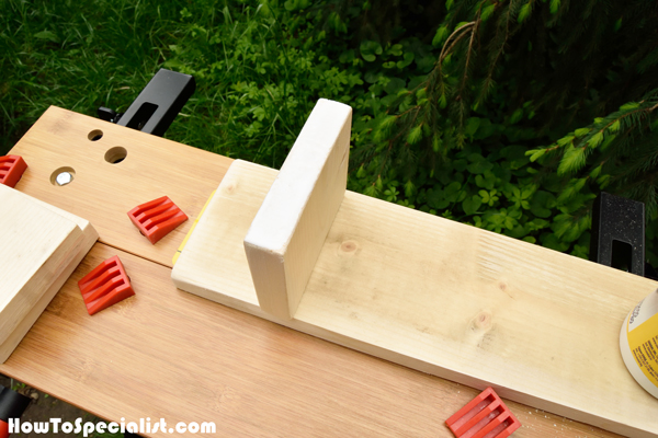 Adding-glue-to-the-joints