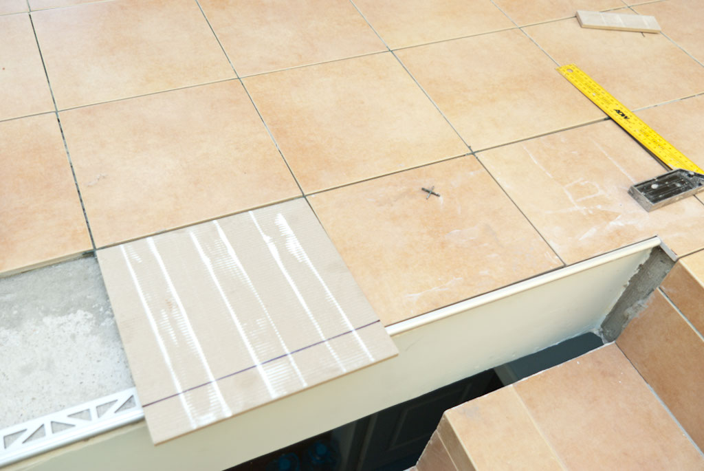 Installing Tile Edging, How To Install Tile Edge Trim On Floor